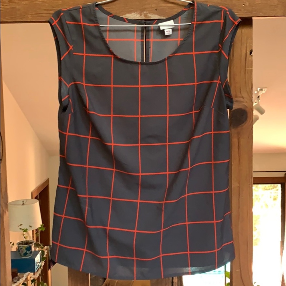 Nero a cap sleeve top